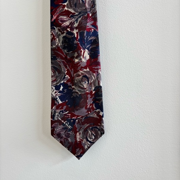 Oscar De La Renta Studio Mens Vintage Floral Neck Tie Made in USA Red Blue White - Picture 1 of 9